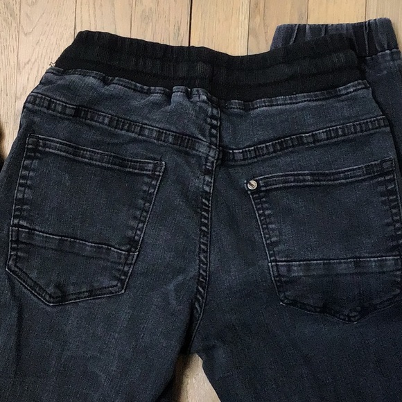 Black jogger skinny pull on jeans - Picture 3 of 3